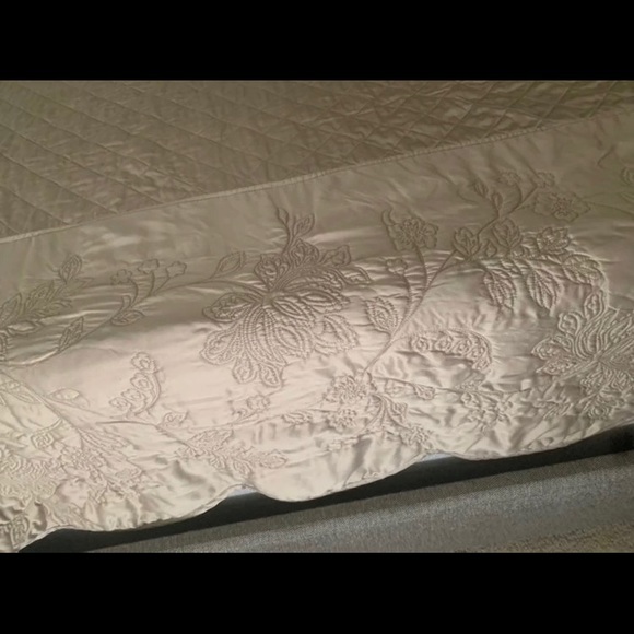 ❌❌SOLD❌❌ Martha Stewart Collection | Bedding Set - Picture 10 of 11